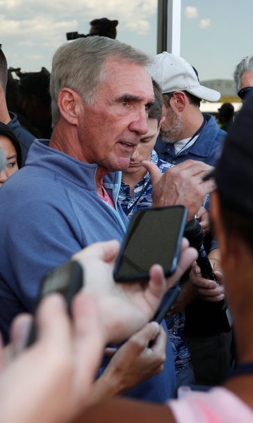 Mike Shanahan returns to Broncos camp after years away